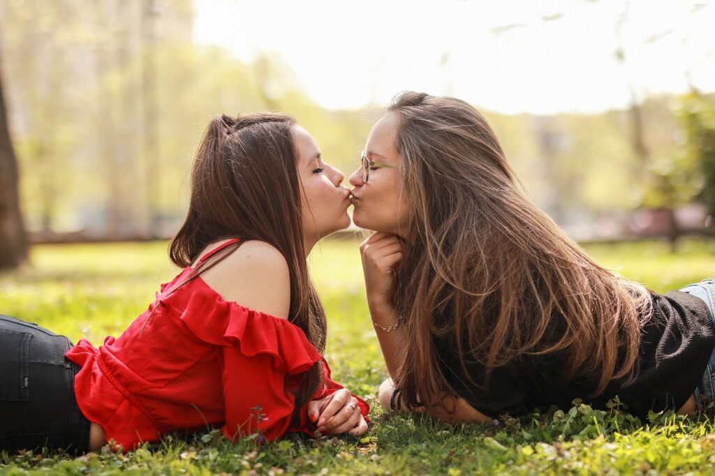 LGBTQフレンドリーな婦人科のオンライン診療はどこで受けられる？