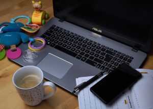 ホルモンバランスを整えるためのオンラインサポートはどこにある？